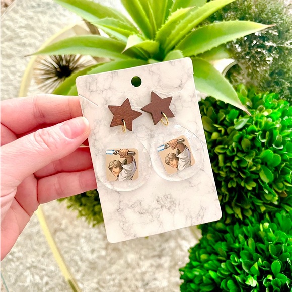 Luke Skywalker Star Wars Earrings - Picture 3 of 4